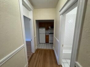 1127 Commonwealth Ave in Boston, MA - Foto de edificio - Building Photo