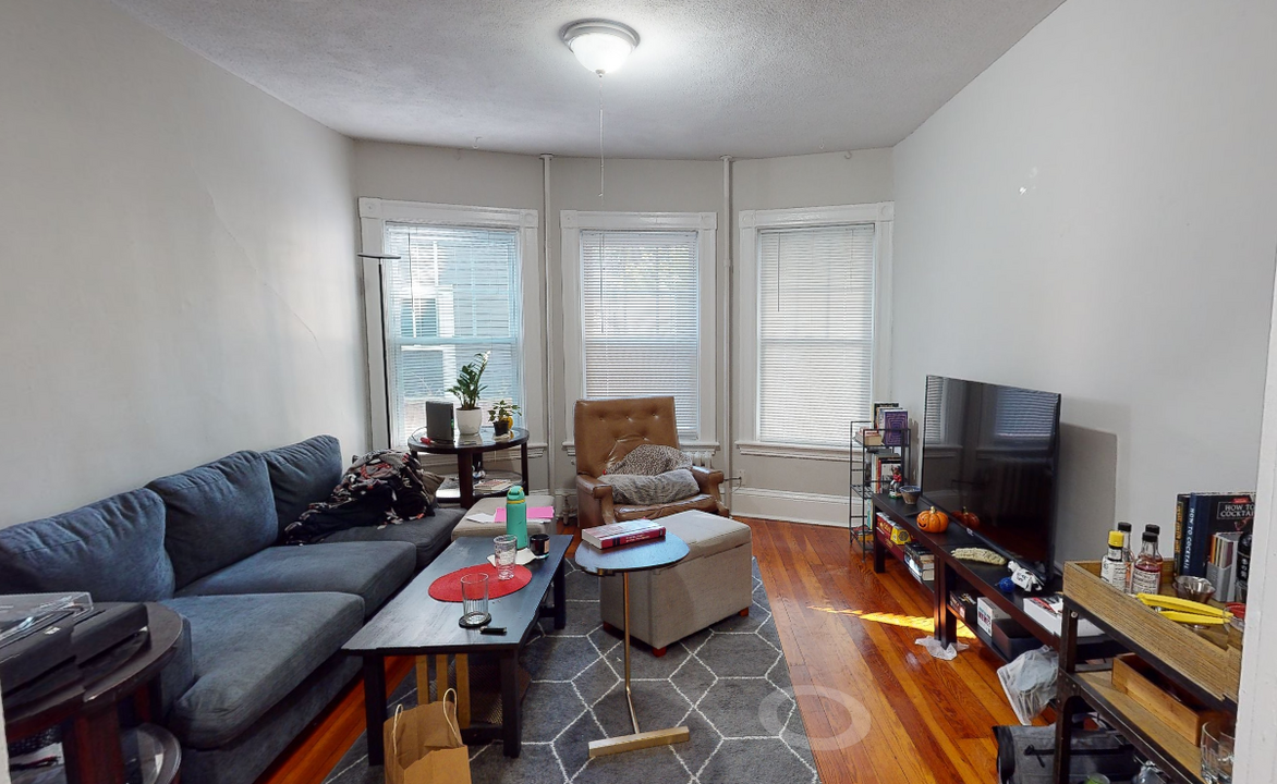 7 Eustis St, Unit 1R in Cambridge, MA - Foto de edificio