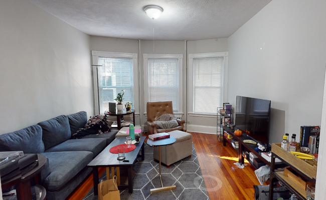7 Eustis St, Unit 1R