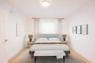 921 N Gardner St in West Hollywood, CA - Building Photo