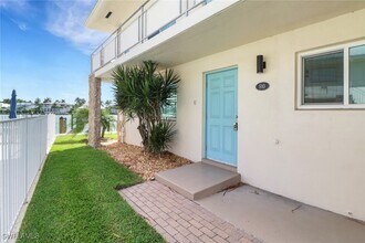 2500 Gulf Shore Blvd N in Naples, FL - Building Photo - Building Photo
