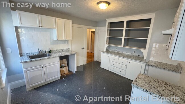 54 Hooker Ave