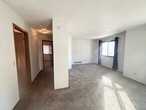 6269 Magda Dr in Maple Grove, MN - Building Photo - Building Photo