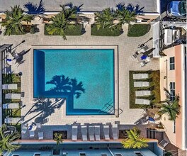 1775 N Ocean Dr in Hollywood, FL - Foto de edificio - Building Photo