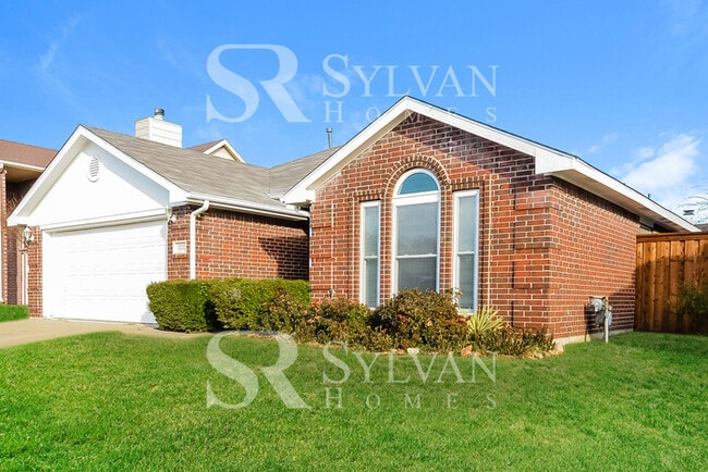 221 Glen Meadow Dr in Glenn Heights, TX - Building Photo - Building Photo