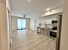 18412 Homestead Ave in Miami, FL - Building Photo
