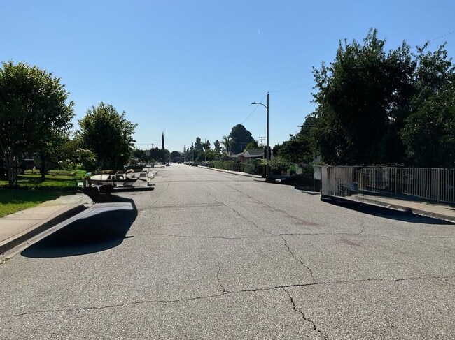 2199 Laurel Ave in Pomona, CA - Building Photo - Building Photo