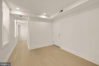 2116 Kalorama Rd NW in Washington, DC - Building Photo - Building Photo