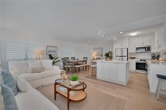 1950 Gulf Shore Blvd N in Naples, FL - Building Photo - Building Photo