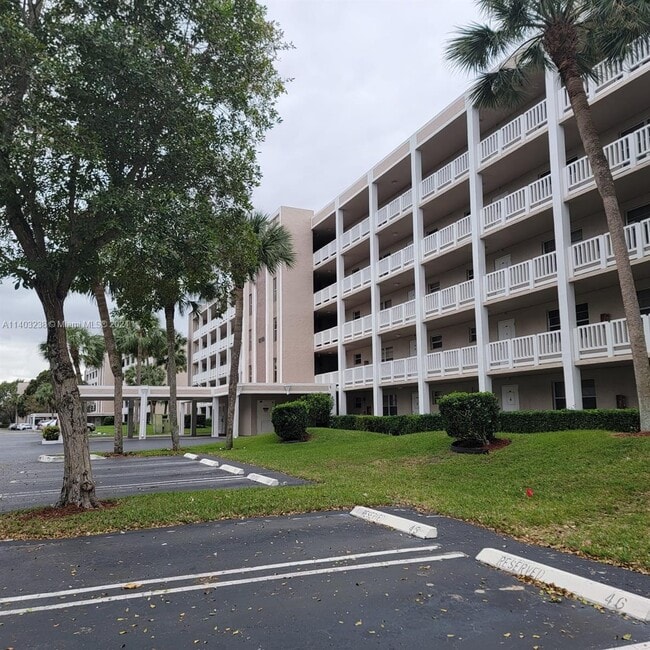 1200 NW 87th Ave, Unit 116 in Coral Springs, FL - Foto de edificio - Building Photo
