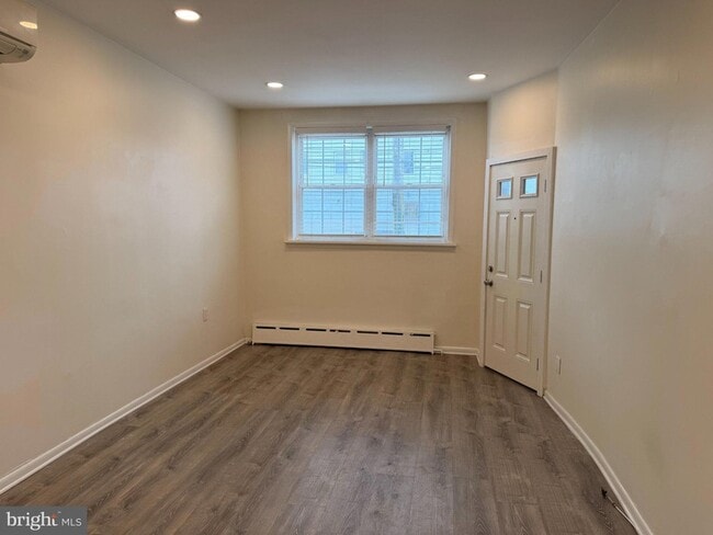 2049 Snyder Ave, Unit 1 in Philadelphia, PA - Foto de edificio - Building Photo