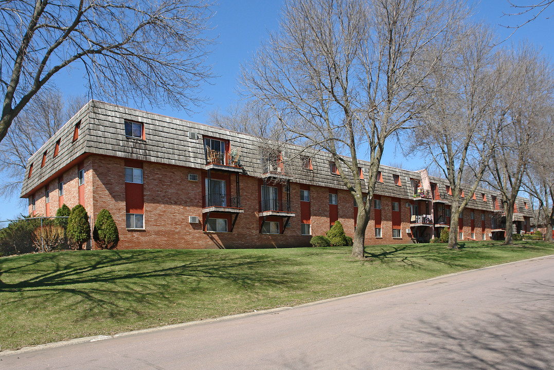 Four Seasons Apartments - DUPLICATE in Faribault, MN - Building Photo