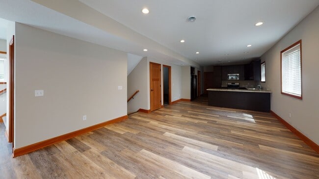 1014 13th Ave SE in Minneapolis, MN - Building Photo - Building Photo