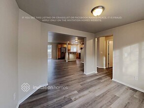 8505 160th St Ct E in Puyallup, WA - Foto de edificio - Building Photo