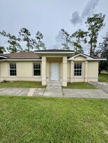 2424 George Ave S in Lehigh Acres, FL - Building Photo