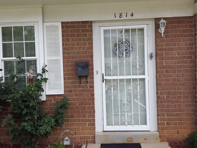 property at 1814 Regal Dr