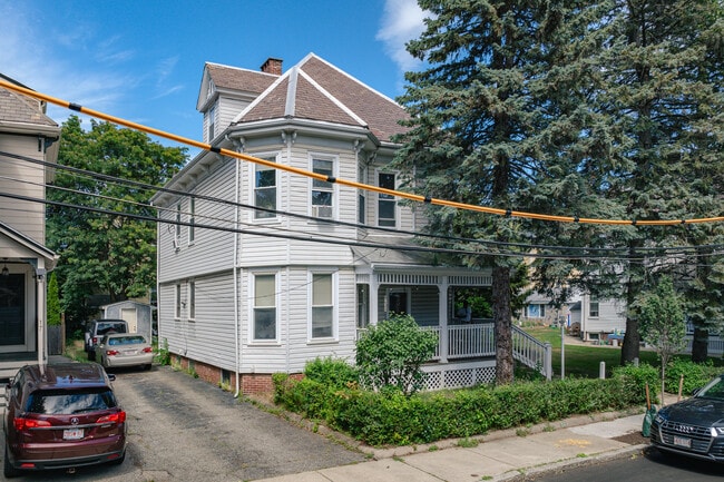 11 Cambria St in Somerville, MA - Building Photo - Building Photo