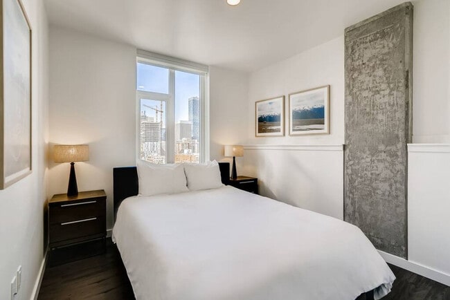 1001 Minor Ave in Seattle, WA - Foto de edificio - Building Photo