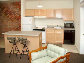 Coliseum Lofts in Richmond, VA - Building Photo - Interior Photo