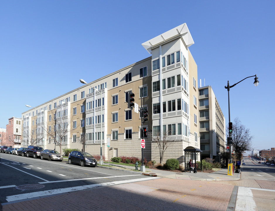 400M Apartments in Washington, DC - Building Photo