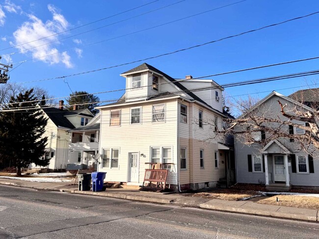 130 N Elm St in Torrington, CT - Building Photo - Building Photo