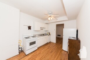 3820 N Sheffield Ave, Unit 3818-3 Apartments