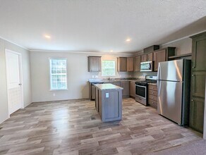 647 Oregon St in Belleville, MI - Building Photo - Building Photo