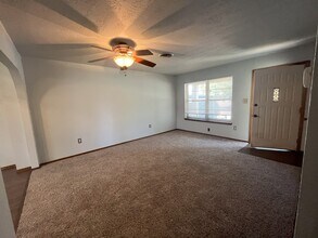 104 SW 45th St in Lawton, OK - Building Photo - Building Photo