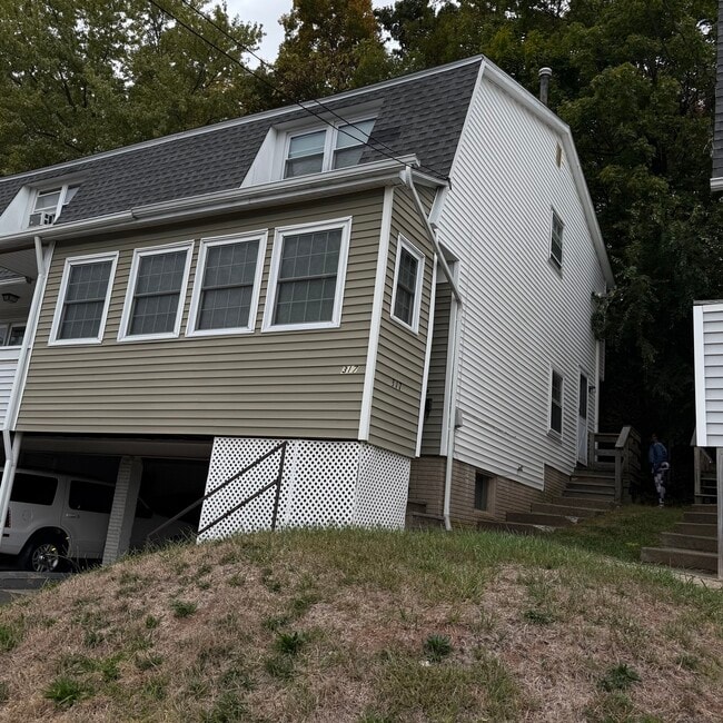 317 Mill Rock Rd in Hamden, CT - Building Photo - Building Photo