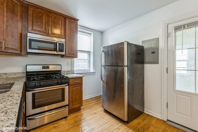 3508 W Fullerton Ave in Chicago, IL - Building Photo - Building Photo