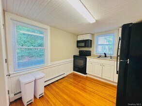 181 Mansion St in Poughkeepsie, NY - Foto de edificio - Building Photo