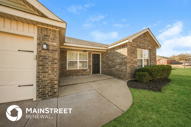 11516 Southwest 24th Street in Yukon, OK - Building Photo - Building Photo