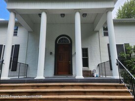 29 Hirshorn Dr in Newfoundland, PA - Building Photo