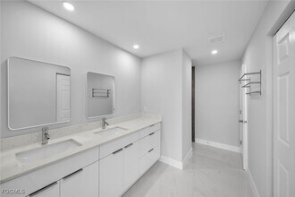 204 NW 14th St in Cape Coral, FL - Building Photo - Building Photo