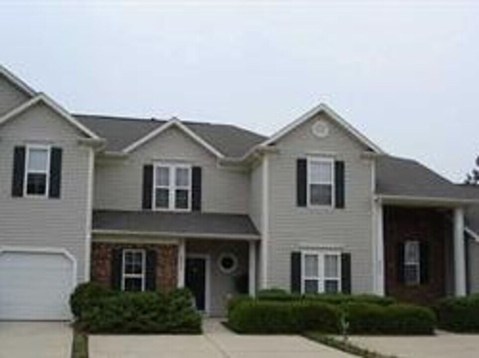 8852 Cinnabay Dr in Charlotte, NC - Building Photo