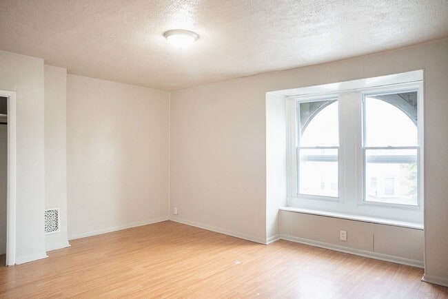 516 Tilghman St in Allentown, PA - Building Photo - Building Photo