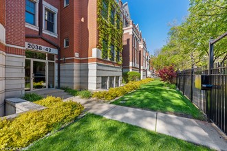 2032 W Pierce Ave in Chicago, IL - Building Photo - Building Photo