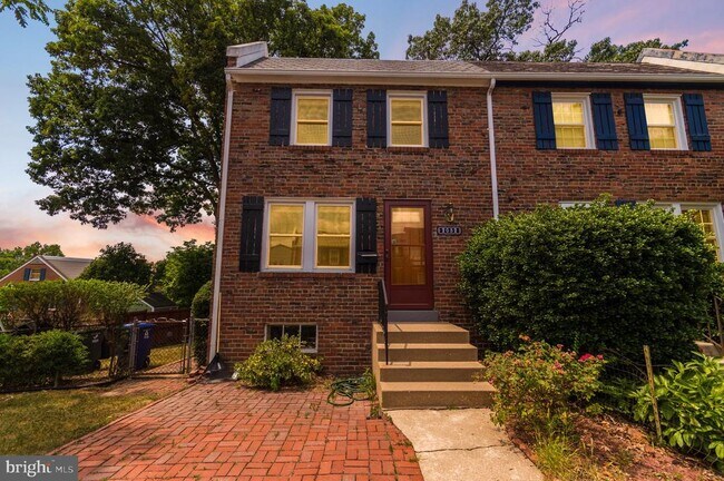 property at 2052 N Brandywine St