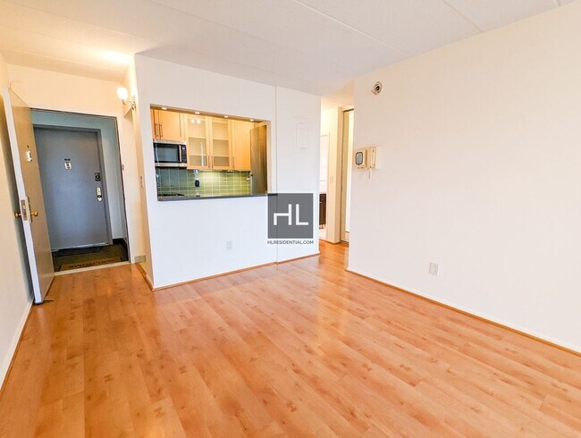 30 ROAD, Unit 5E in Queens, NY - Building Photo - Building Photo