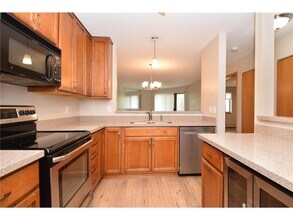 7635 Edinborough Way in Edina, MN - Building Photo - Building Photo