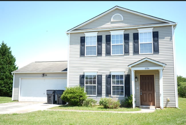 8106 Rosberg Ln