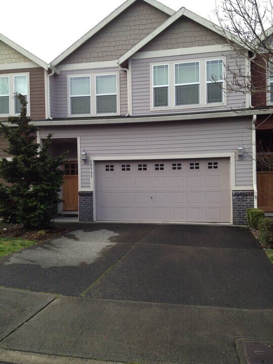 58987 Greenbrier Loop in Saint Helens, OR - Building Photo