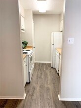 8281 Kingsbrook Rd in Houston, TX - Building Photo - Building Photo