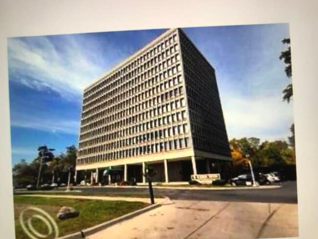 22700 Garrison St, Unit 504 in Dearborn, MI - Building Photo - Building Photo