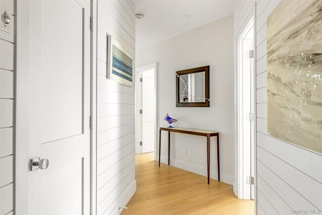 123 Sterling Ave in Greenport, NY - Building Photo - Building Photo