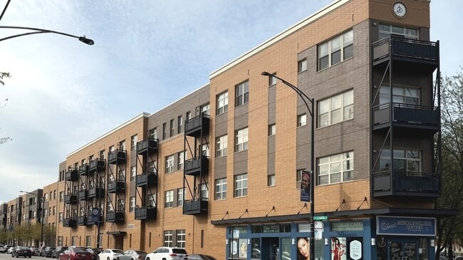 property at 2915 N Clybourn Ave