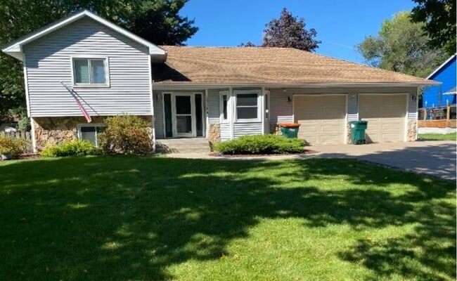 property at 13184 Isanti St NE