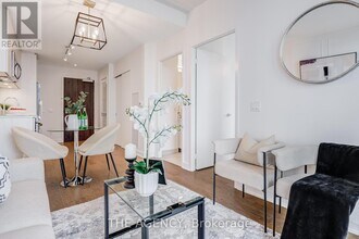 25 Richmond St E in Toronto, ON - Building Photo - Building Photo