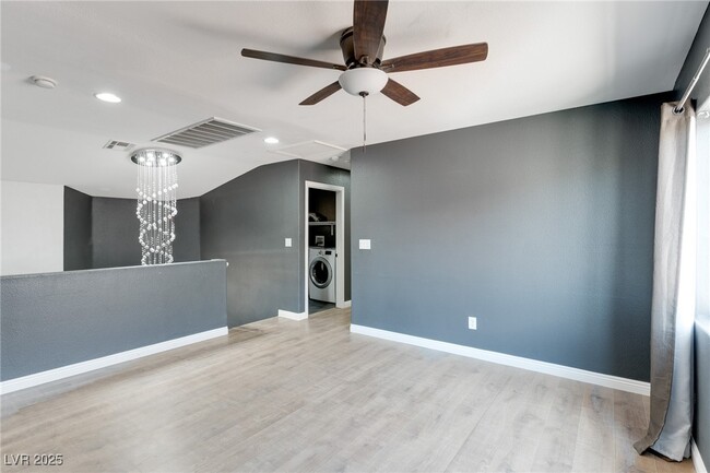 6148 Withrow Downs St in North Las Vegas, NV - Foto de edificio - Building Photo
