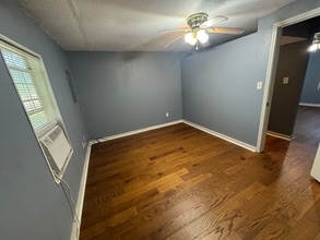 1700 Avenue H in Bay City, TX - Building Photo - Building Photo